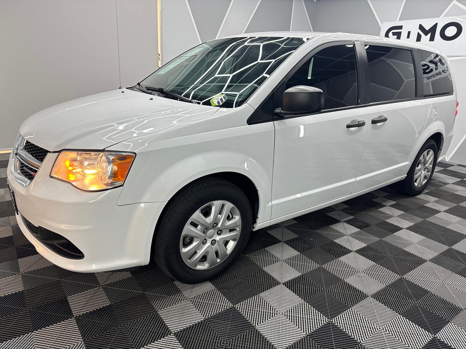 2019 Dodge Grand Caravan Passenger SE Plus Minivan 4D 2