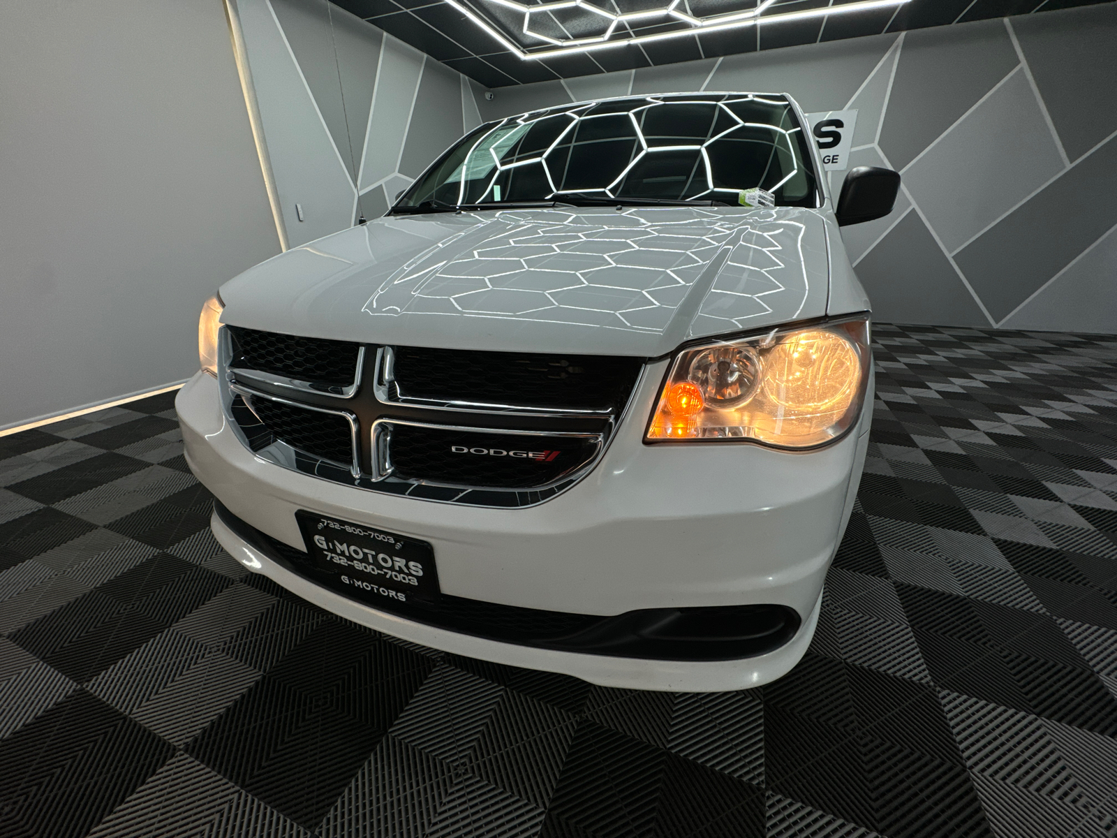 2019 Dodge Grand Caravan Passenger SE Plus Minivan 4D 16