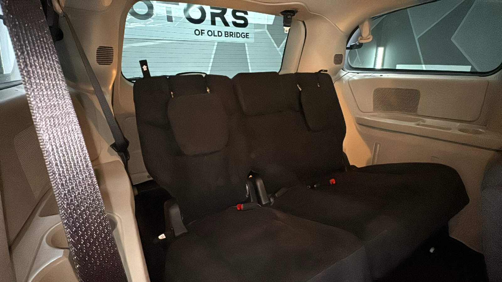 2019 Dodge Grand Caravan Passenger SE Plus Minivan 4D 26