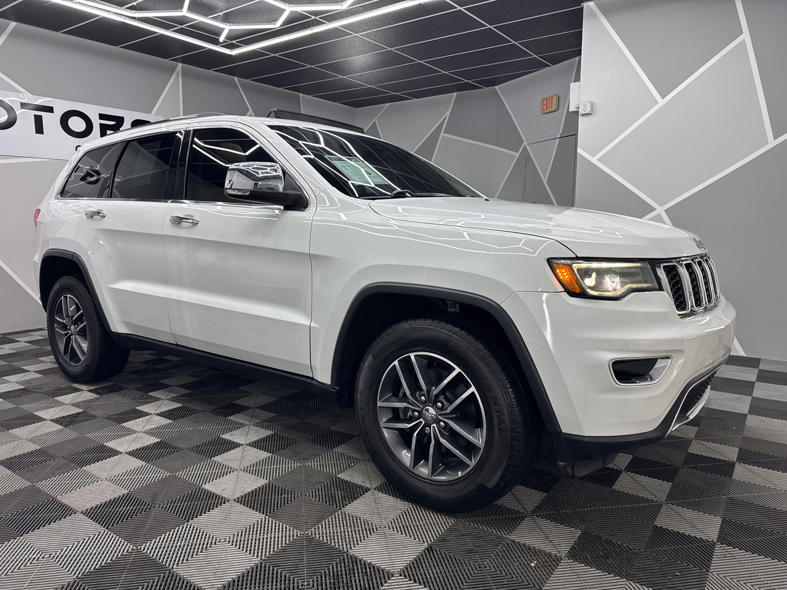 2017 Jeep Grand Cherokee Limited 75th Anniversary Edition Sport Utility 4D 12