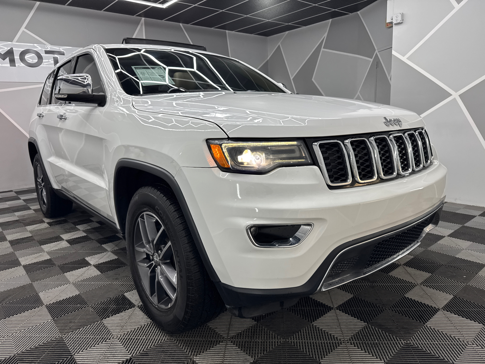 2017 Jeep Grand Cherokee Limited 75th Anniversary Edition Sport Utility 4D 13