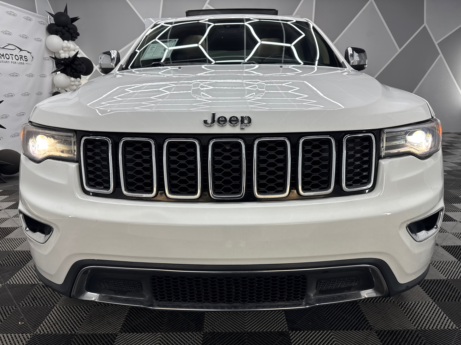 2017 Jeep Grand Cherokee Limited 75th Anniversary Edition Sport Utility 4D 15