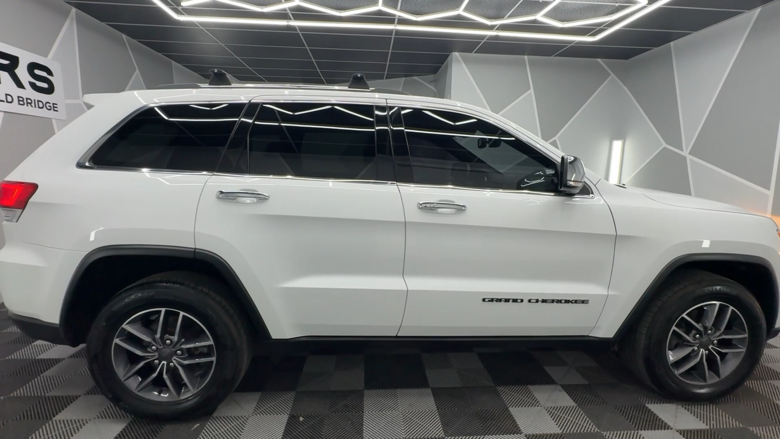 2019 Jeep Grand Cherokee Limited Sport Utility 4D 12