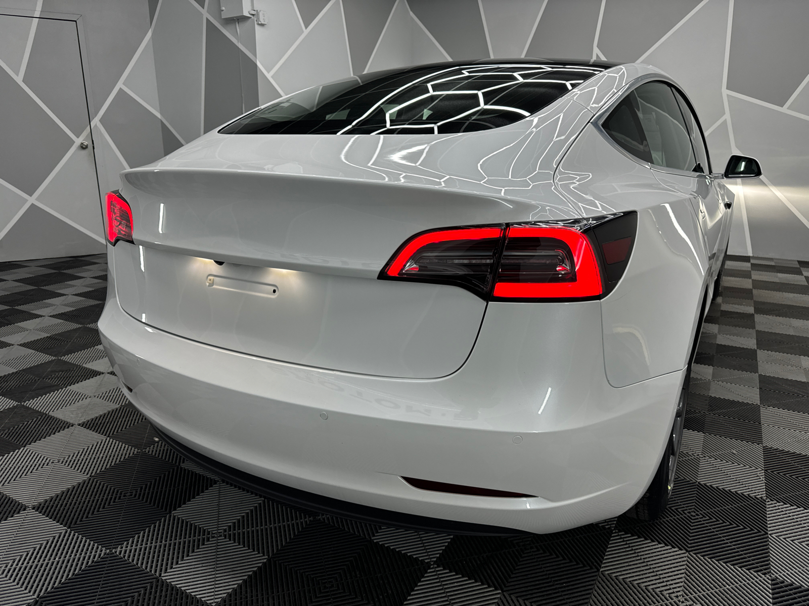 2020 Tesla Model 3 Standard Range Plus Sedan 4D 8