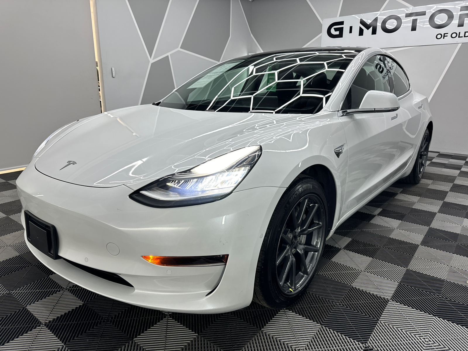 2020 Tesla Model 3 Standard Range Plus Sedan 4D 17