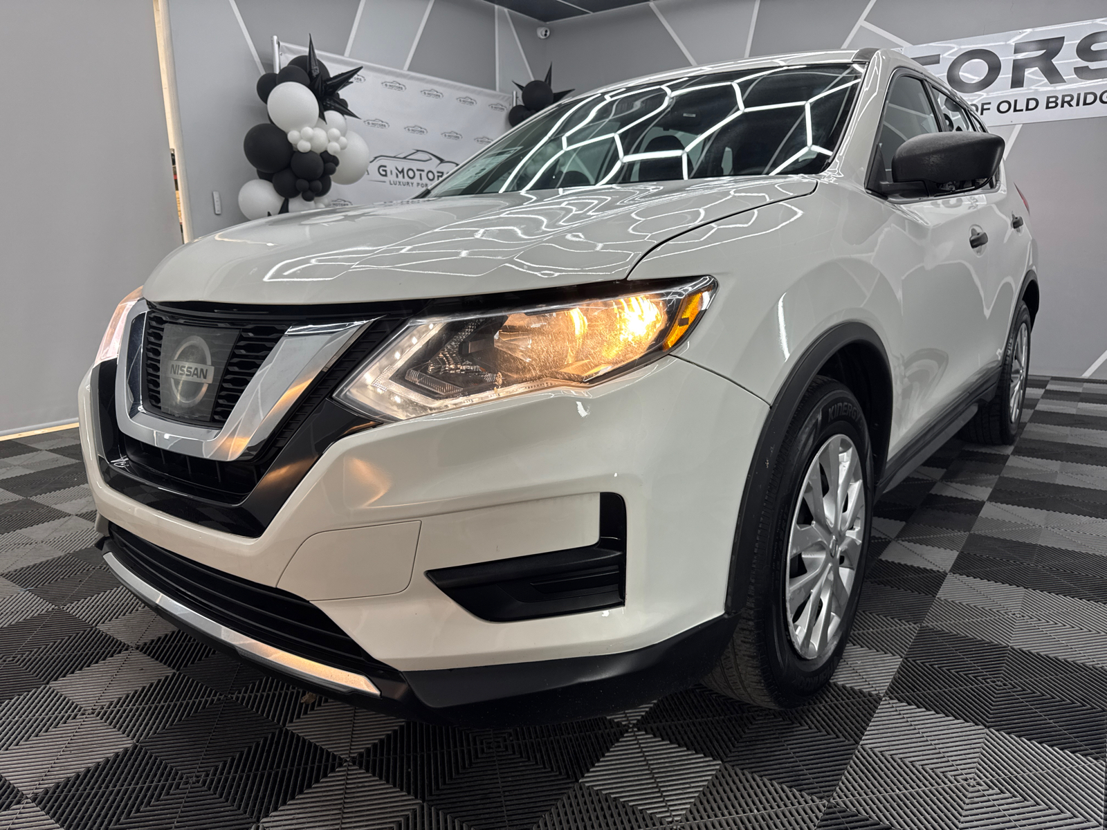 2017 Nissan Rogue SV Sport Utility 4D 1