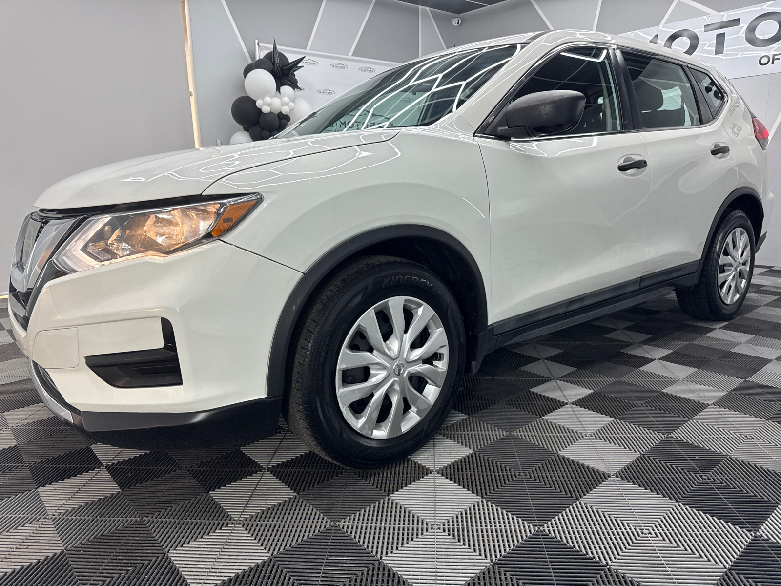 2017 Nissan Rogue SV Sport Utility 4D 2