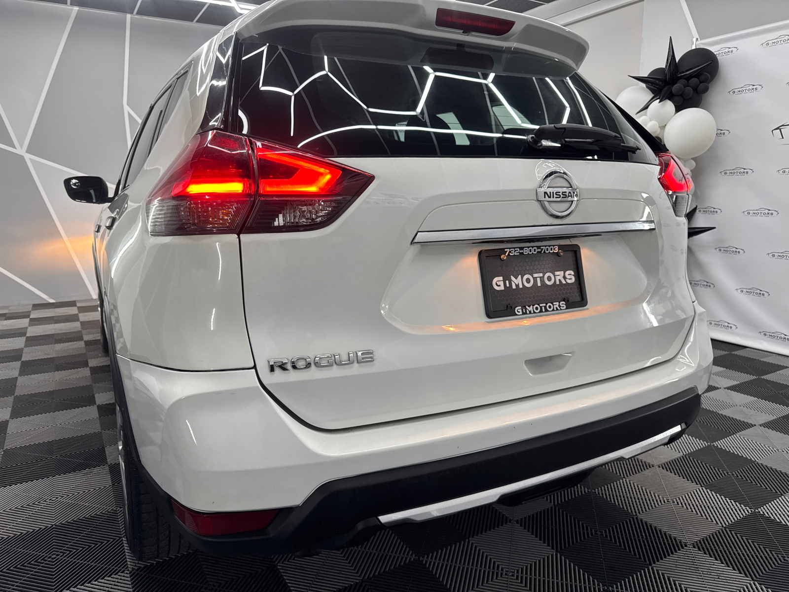 2017 Nissan Rogue SV Sport Utility 4D 6