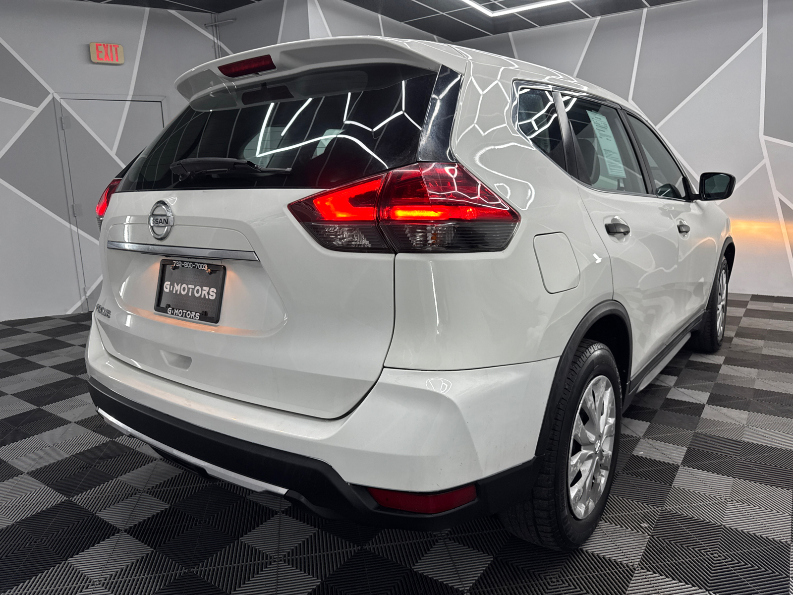 2017 Nissan Rogue SV Sport Utility 4D 9