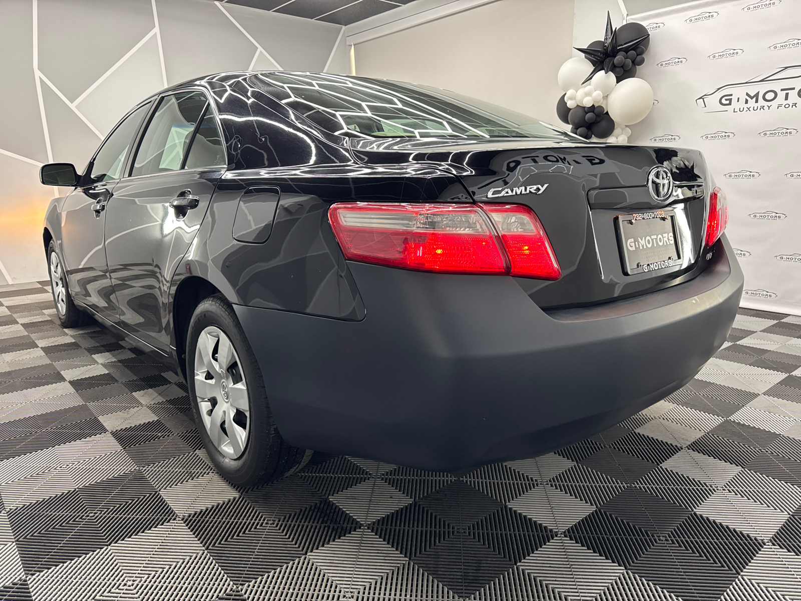 2009 Toyota Camry LE Sedan 4D 5