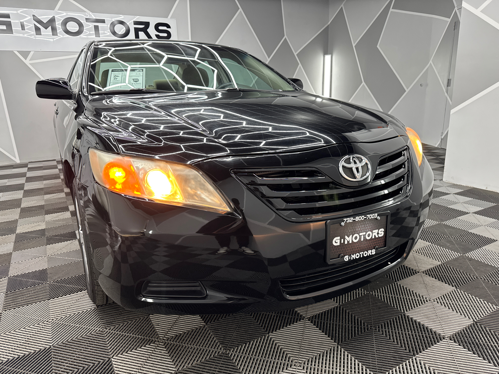 2009 Toyota Camry LE Sedan 4D 14