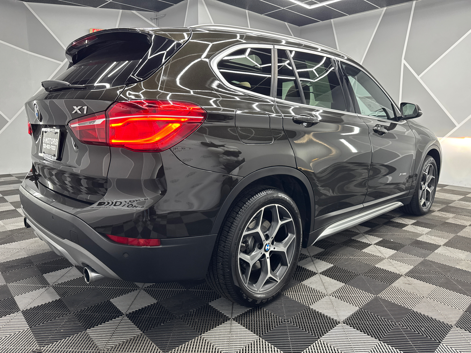 2016 BMW X1  10