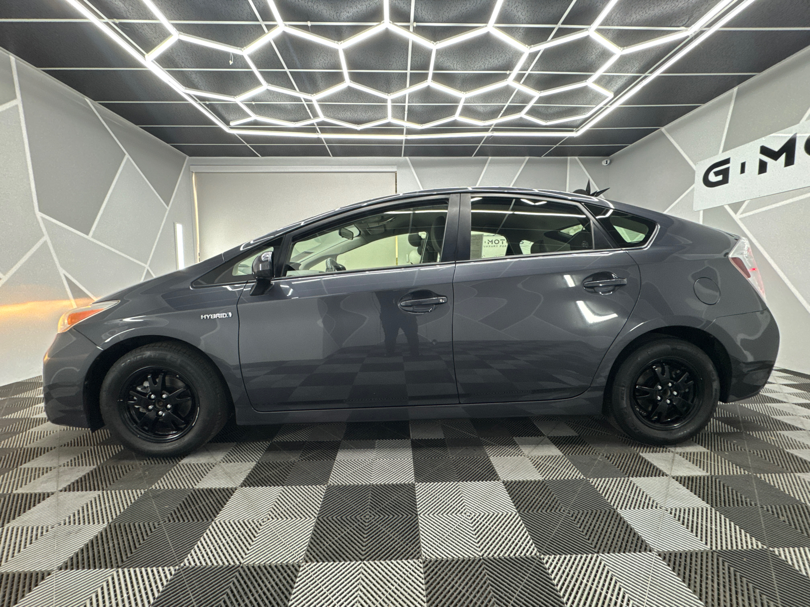 2015 Toyota Prius Two Hatchback 4D 3