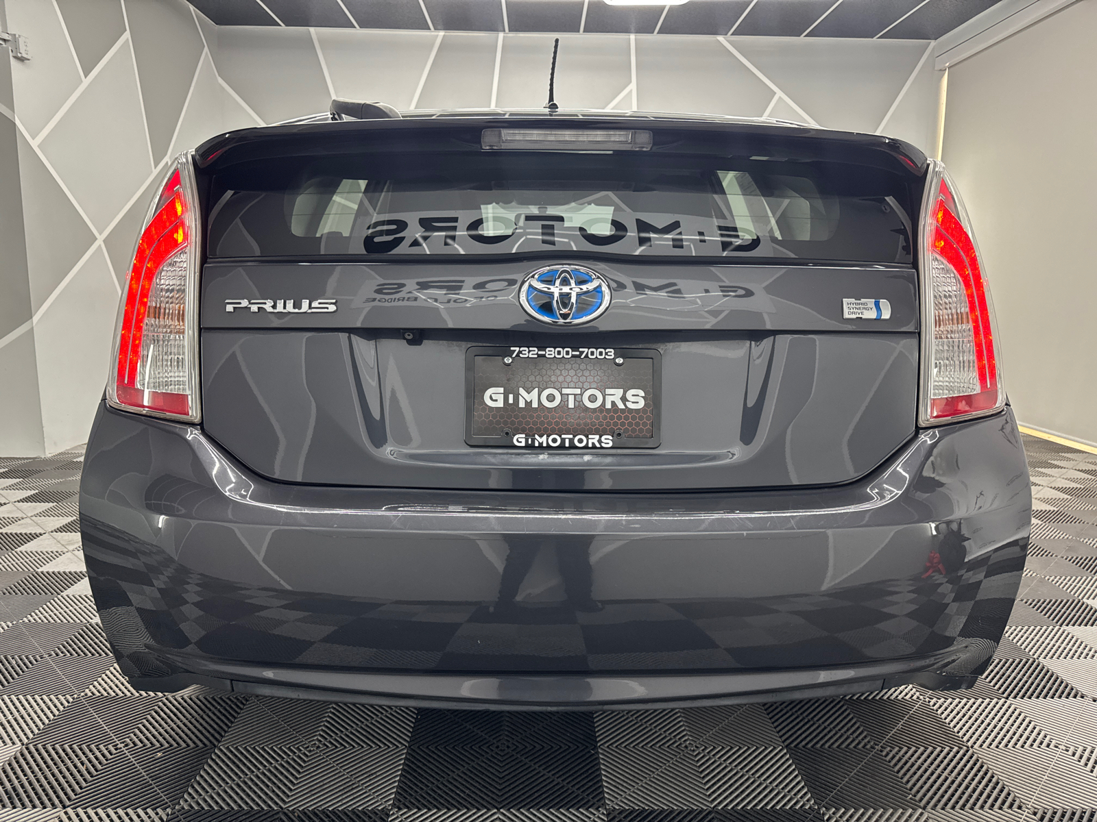 2015 Toyota Prius Two Hatchback 4D 7