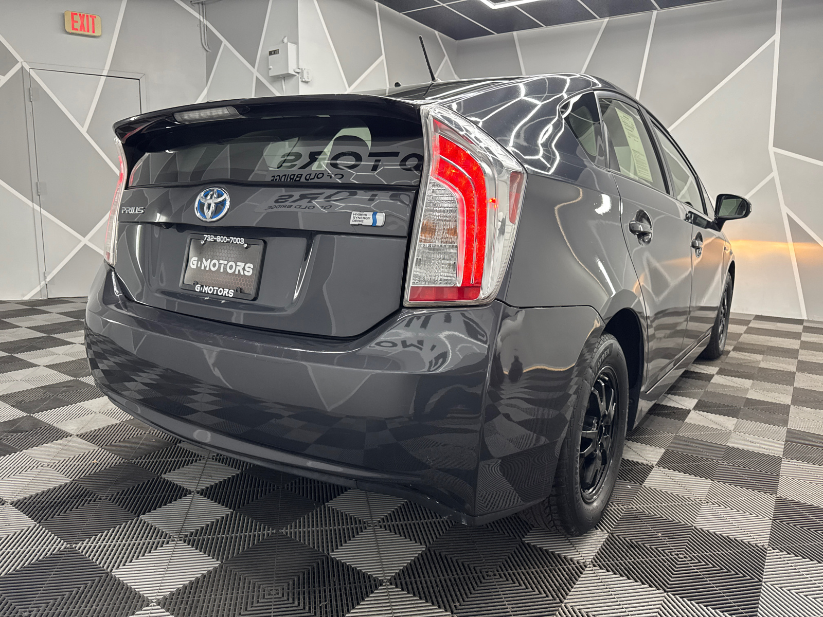 2015 Toyota Prius Two Hatchback 4D 9