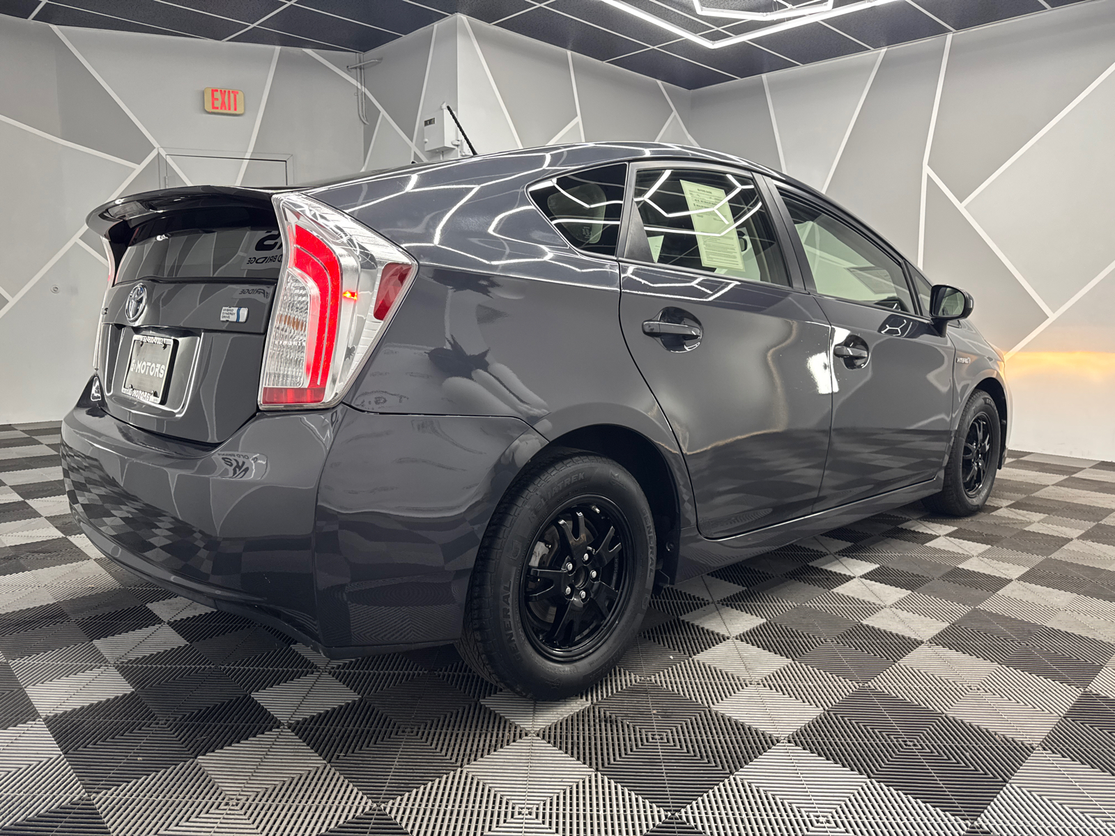 2015 Toyota Prius Two Hatchback 4D 10