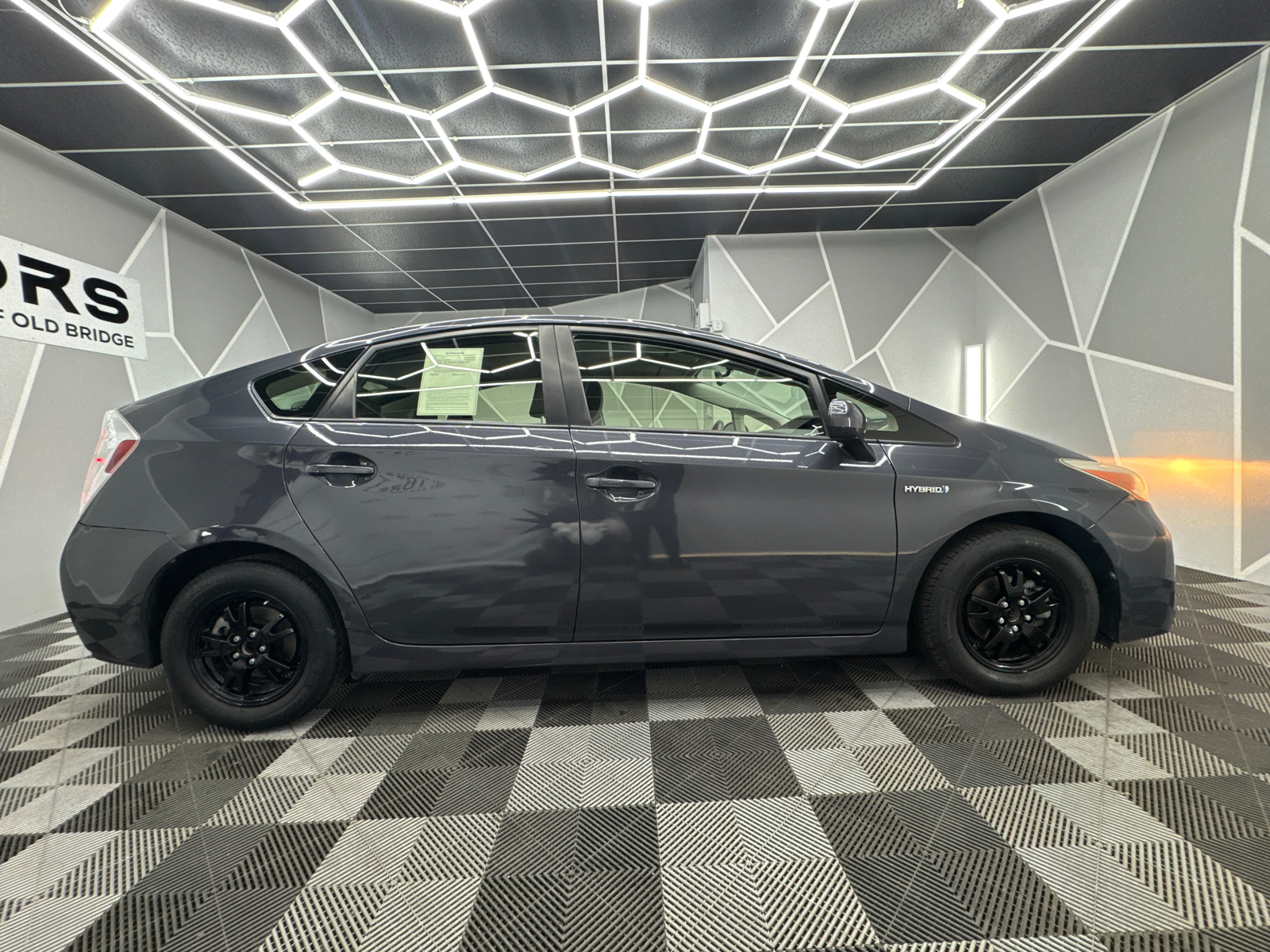 2015 Toyota Prius Two Hatchback 4D 11