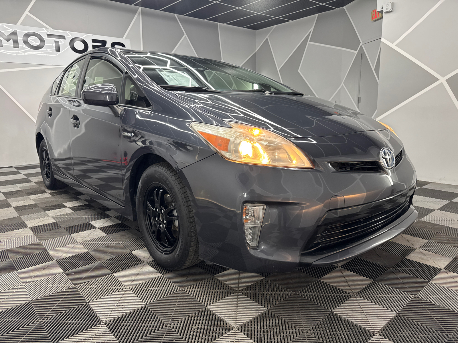 2015 Toyota Prius Two Hatchback 4D 13