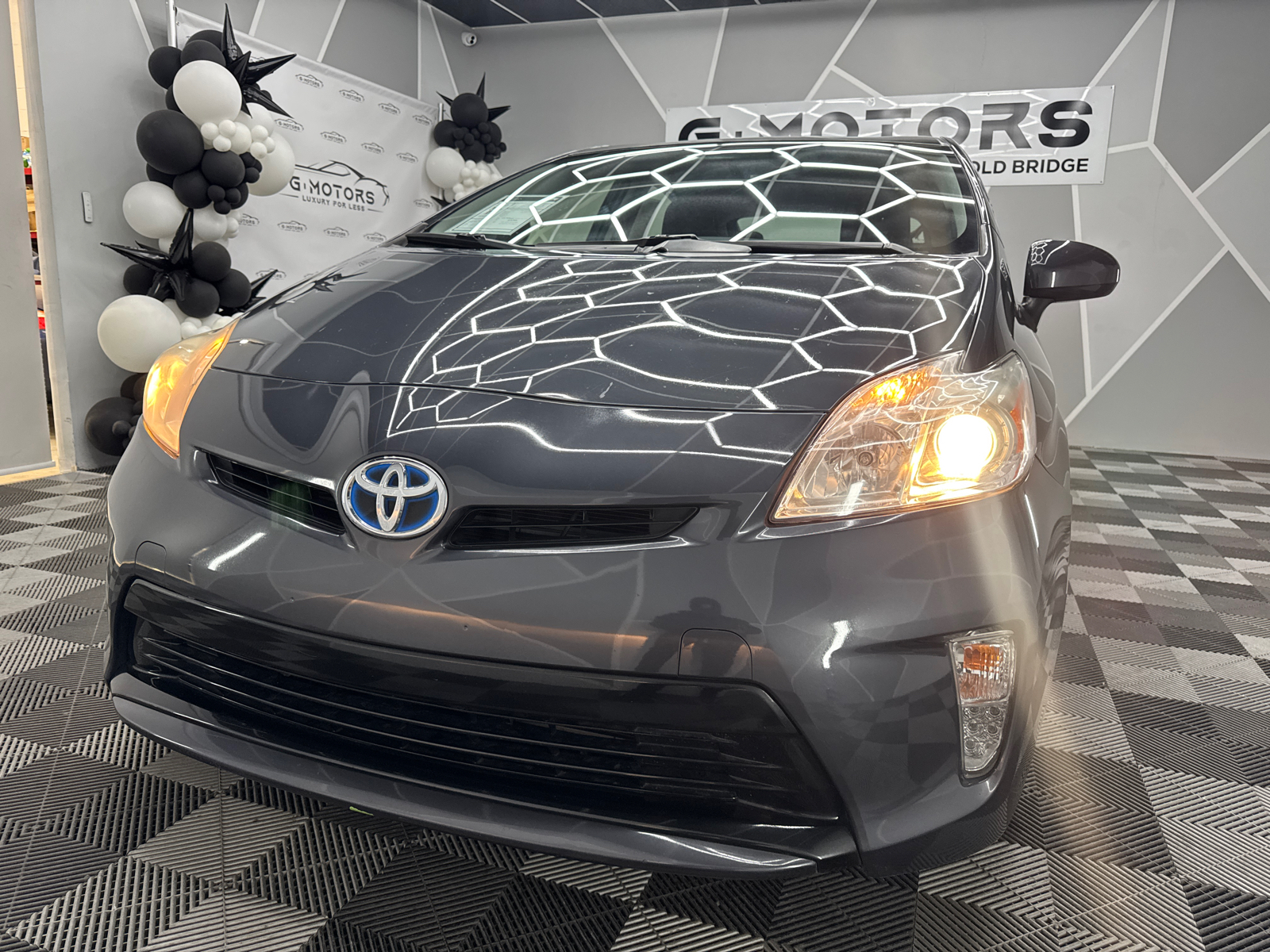 2015 Toyota Prius Two Hatchback 4D 16