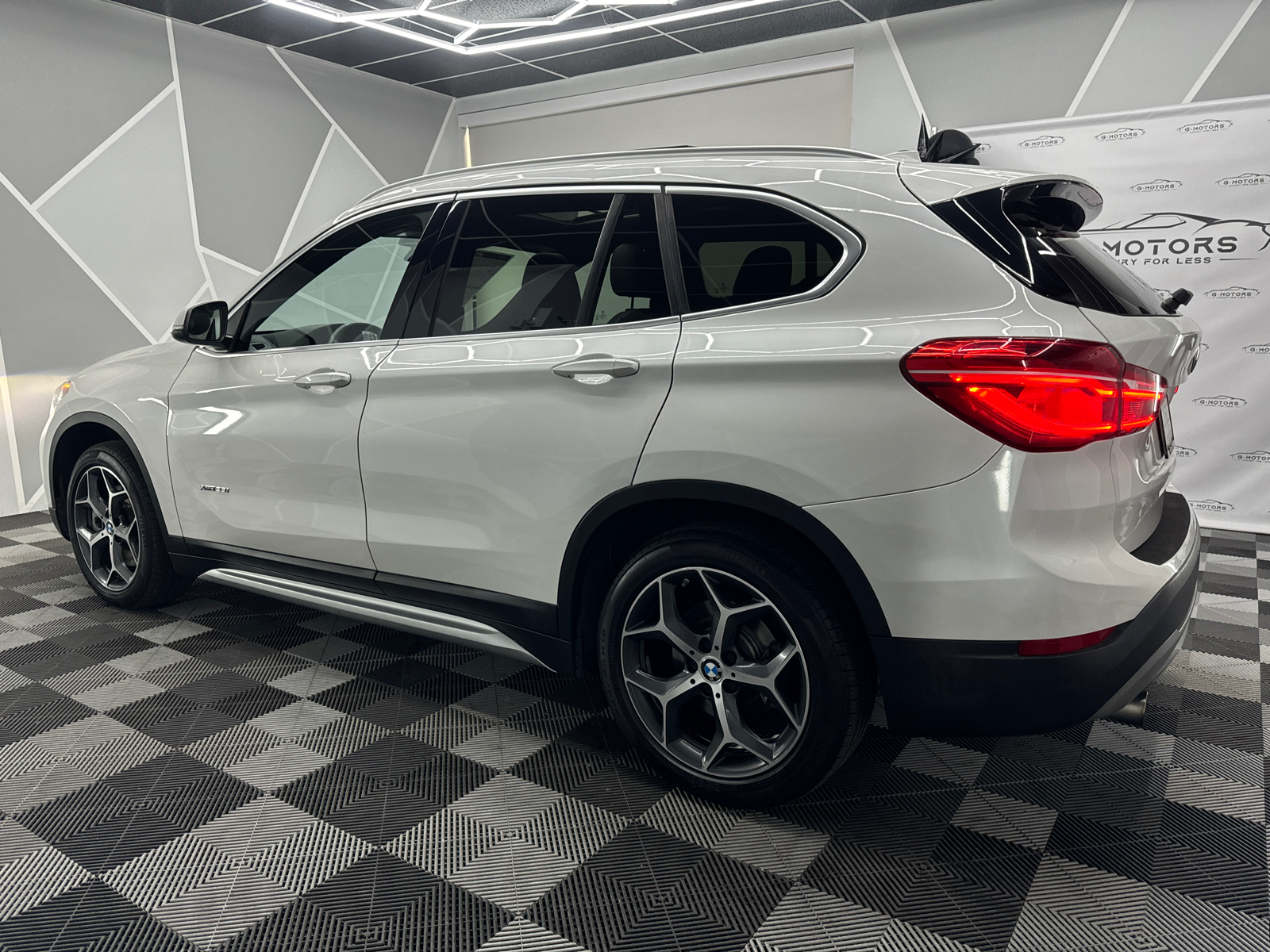 2016 BMW X1 xDrive28i Sport Utility 4D 4