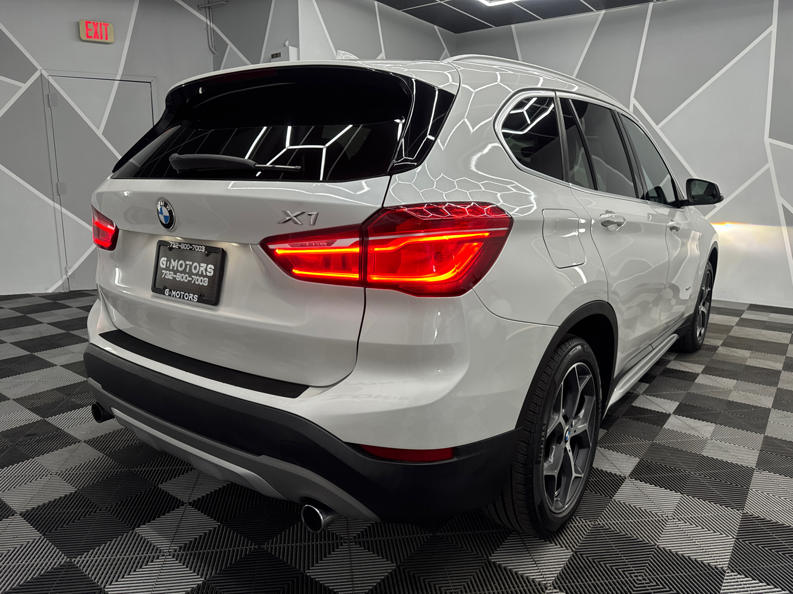 2016 BMW X1 xDrive28i Sport Utility 4D 9