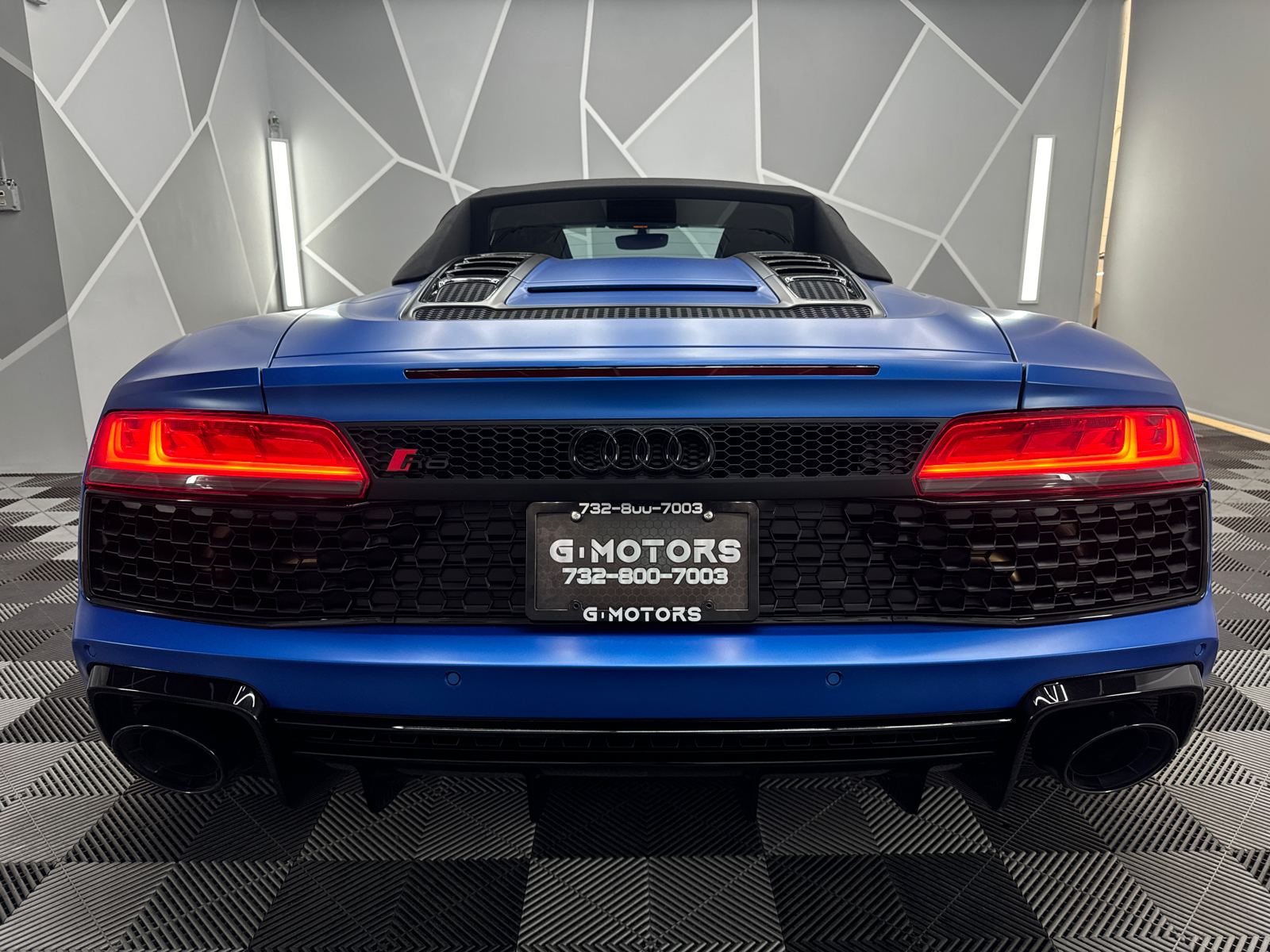 2023 Audi R8 V10 Performance Spyder Cabriolet 2D 4