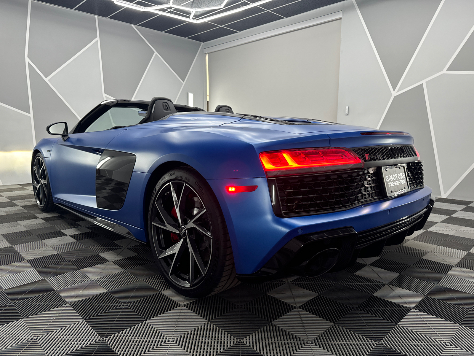 2023 Audi R8 V10 Performance Spyder Cabriolet 2D 11