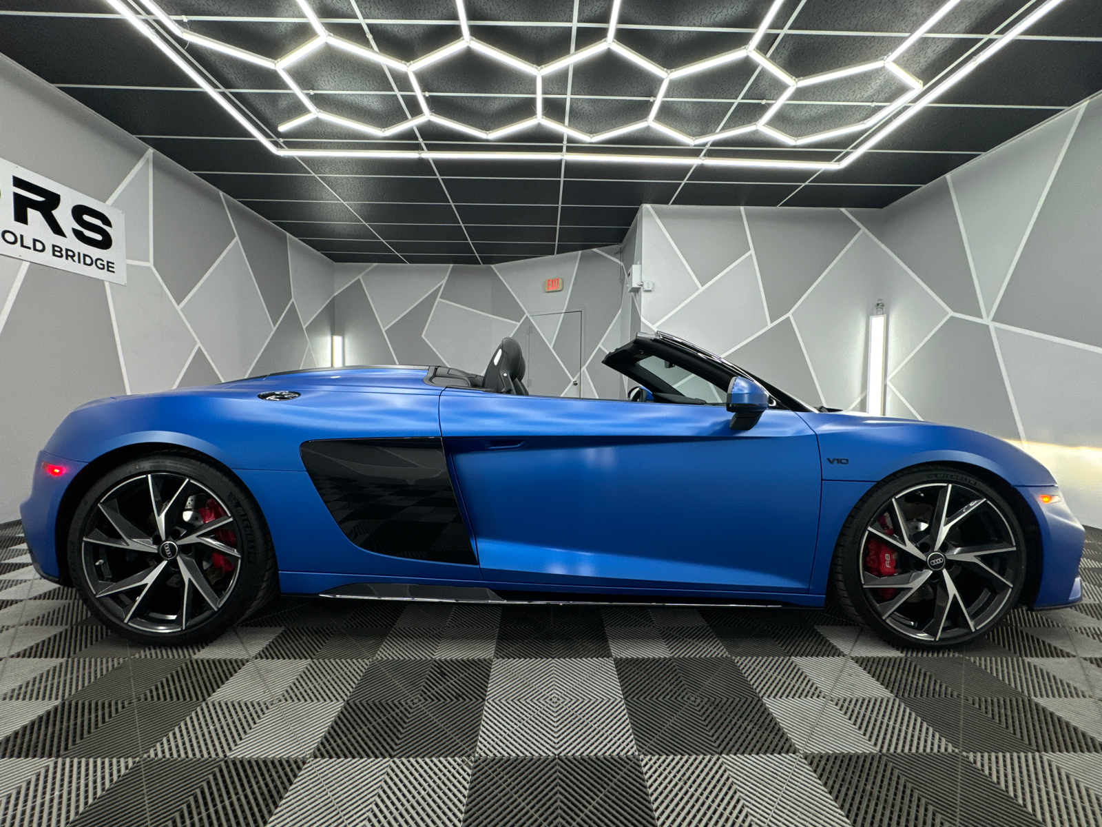 2023 Audi R8 V10 Performance Spyder Cabriolet 2D 14