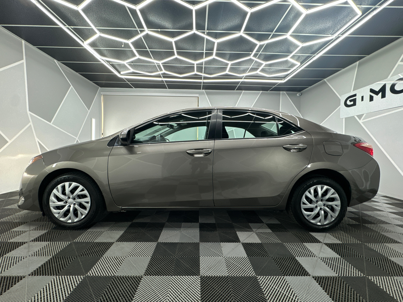 2017 Toyota Corolla LE Sedan 4D 4