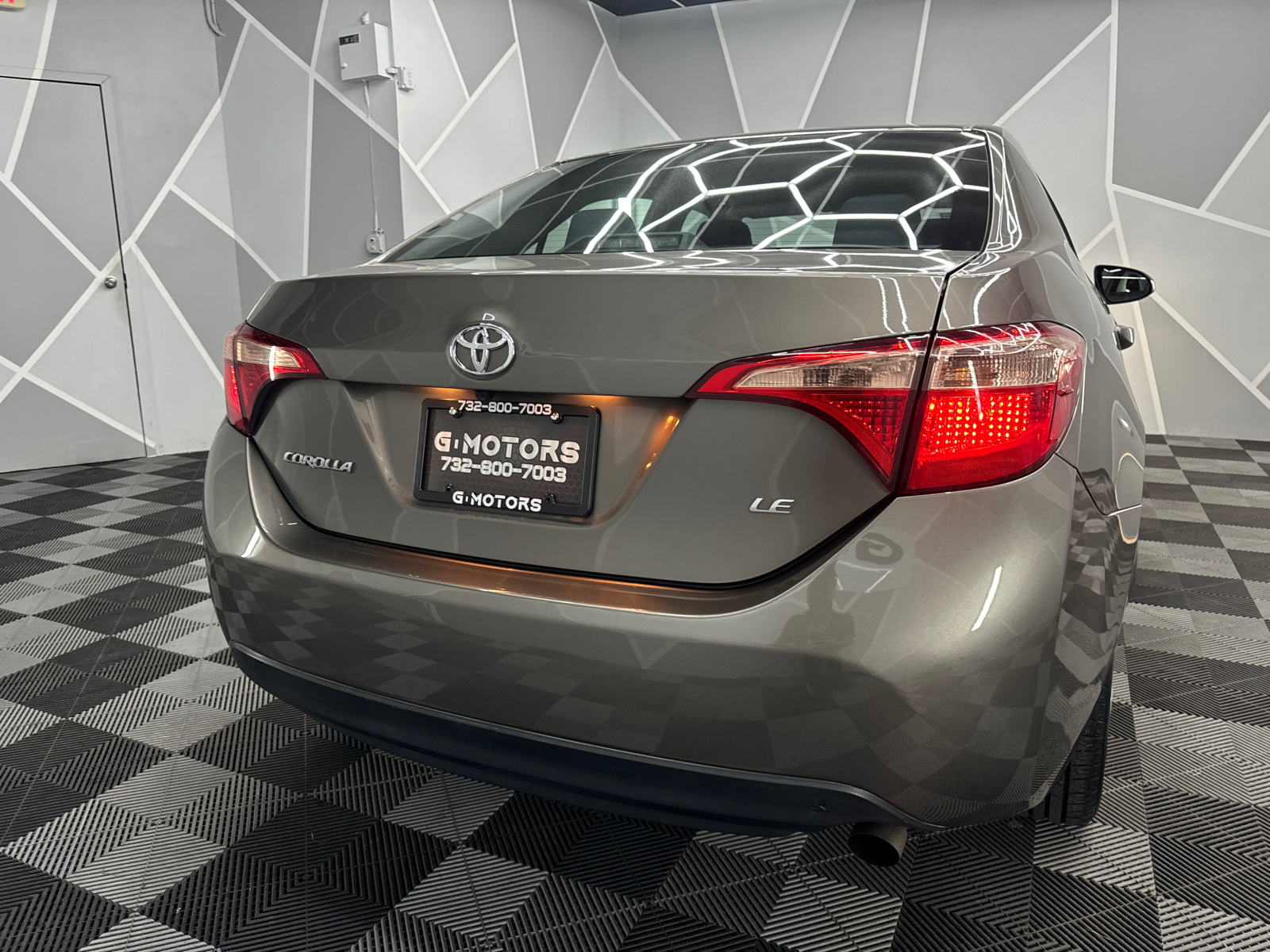 2017 Toyota Corolla LE Sedan 4D 8