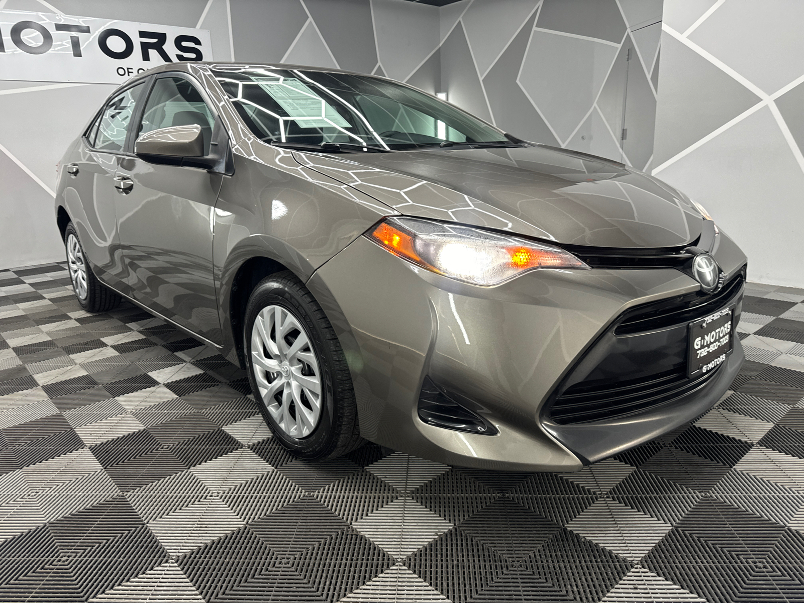 2017 Toyota Corolla LE Sedan 4D 13