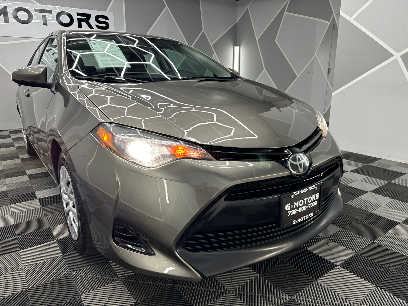 2017 Toyota Corolla LE Sedan 4D 14