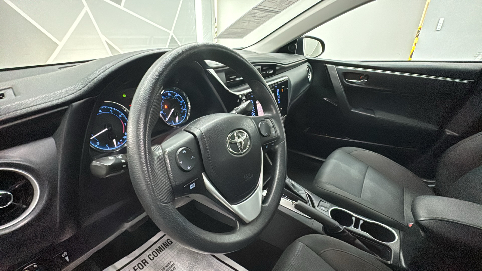 2017 Toyota Corolla LE Sedan 4D 37