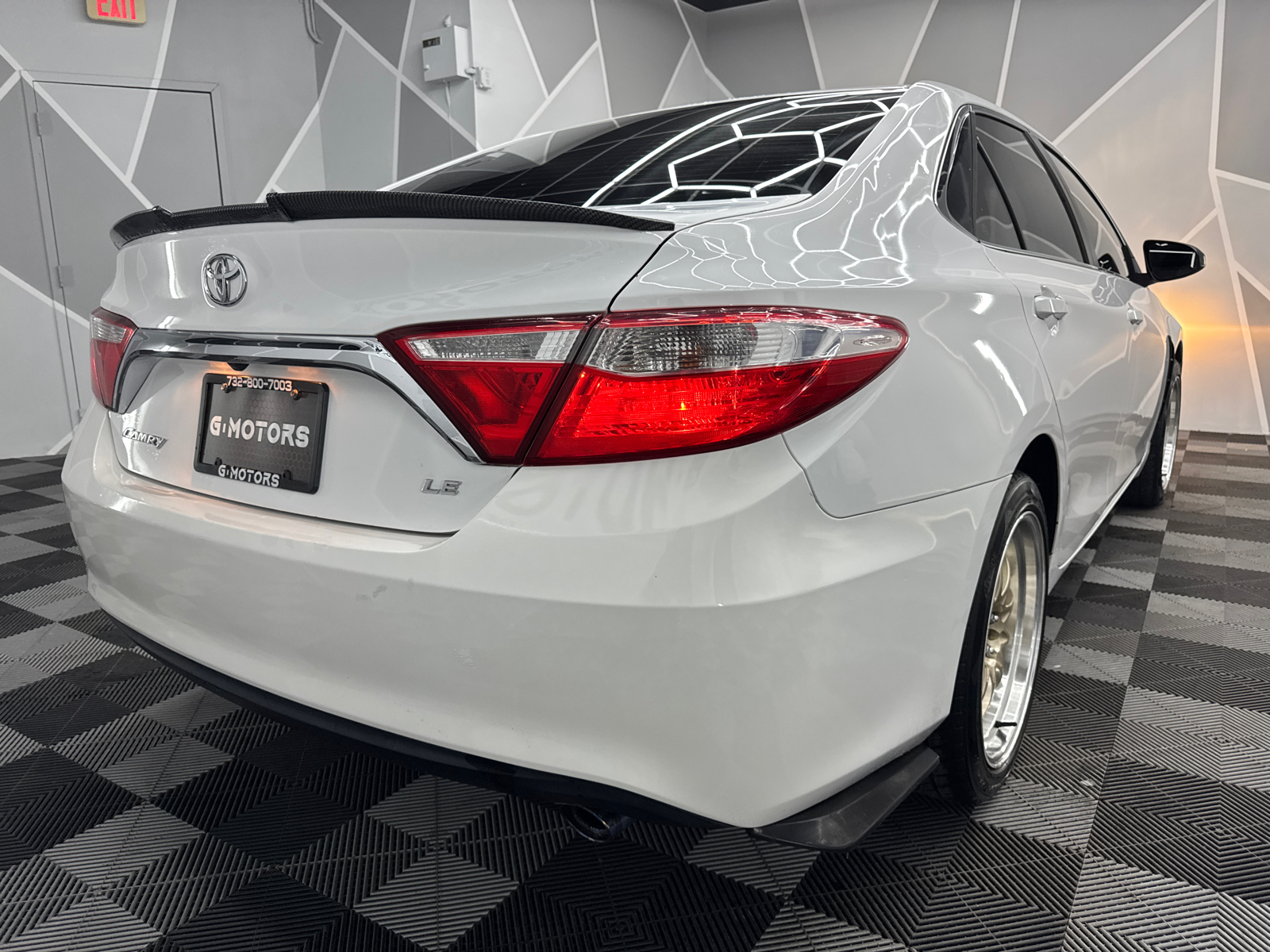 2015 Toyota Camry LE Sedan 4D 9