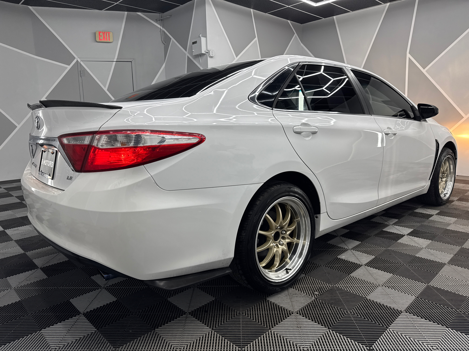 2015 Toyota Camry LE Sedan 4D 10