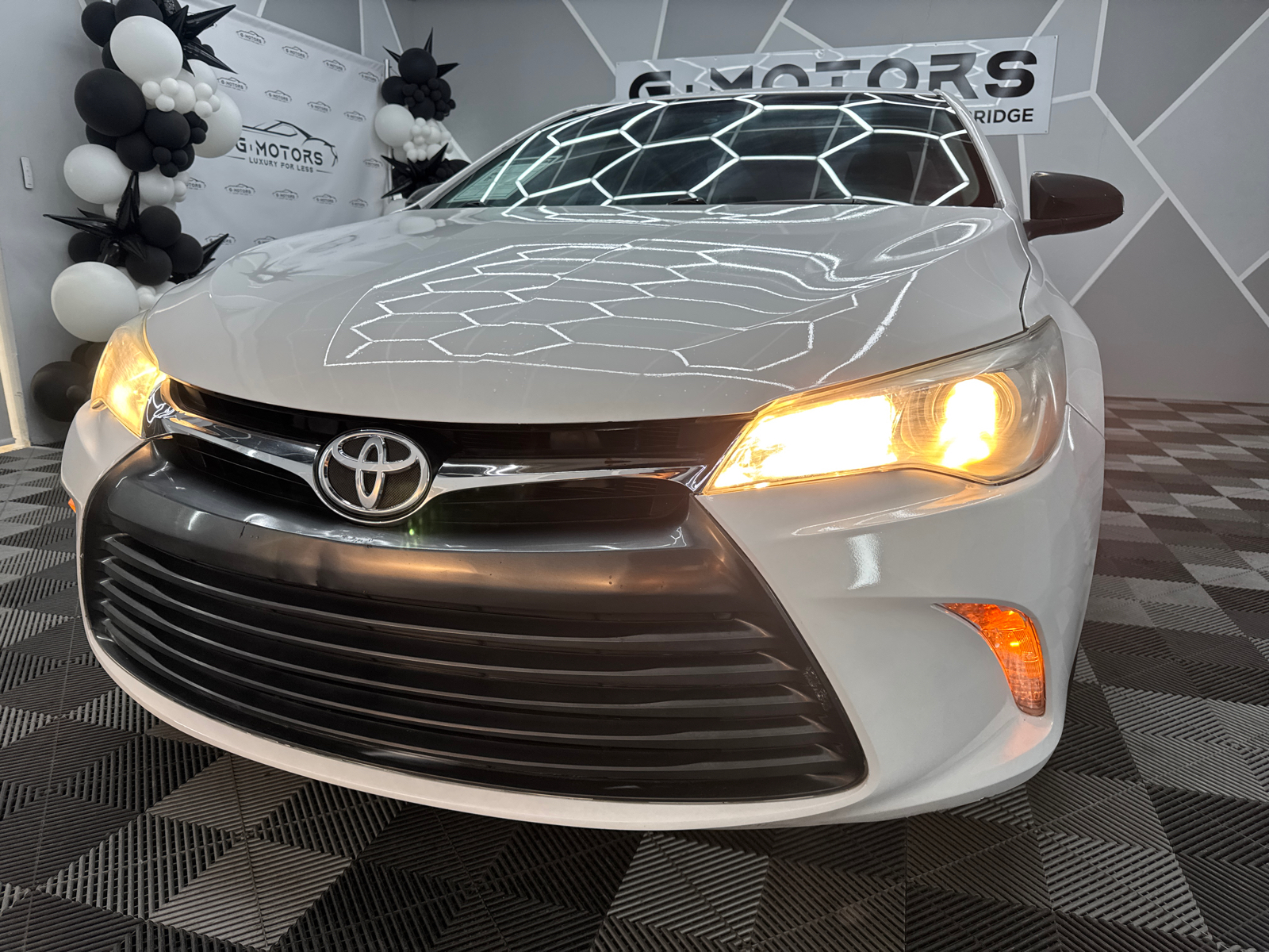 2015 Toyota Camry LE Sedan 4D 16