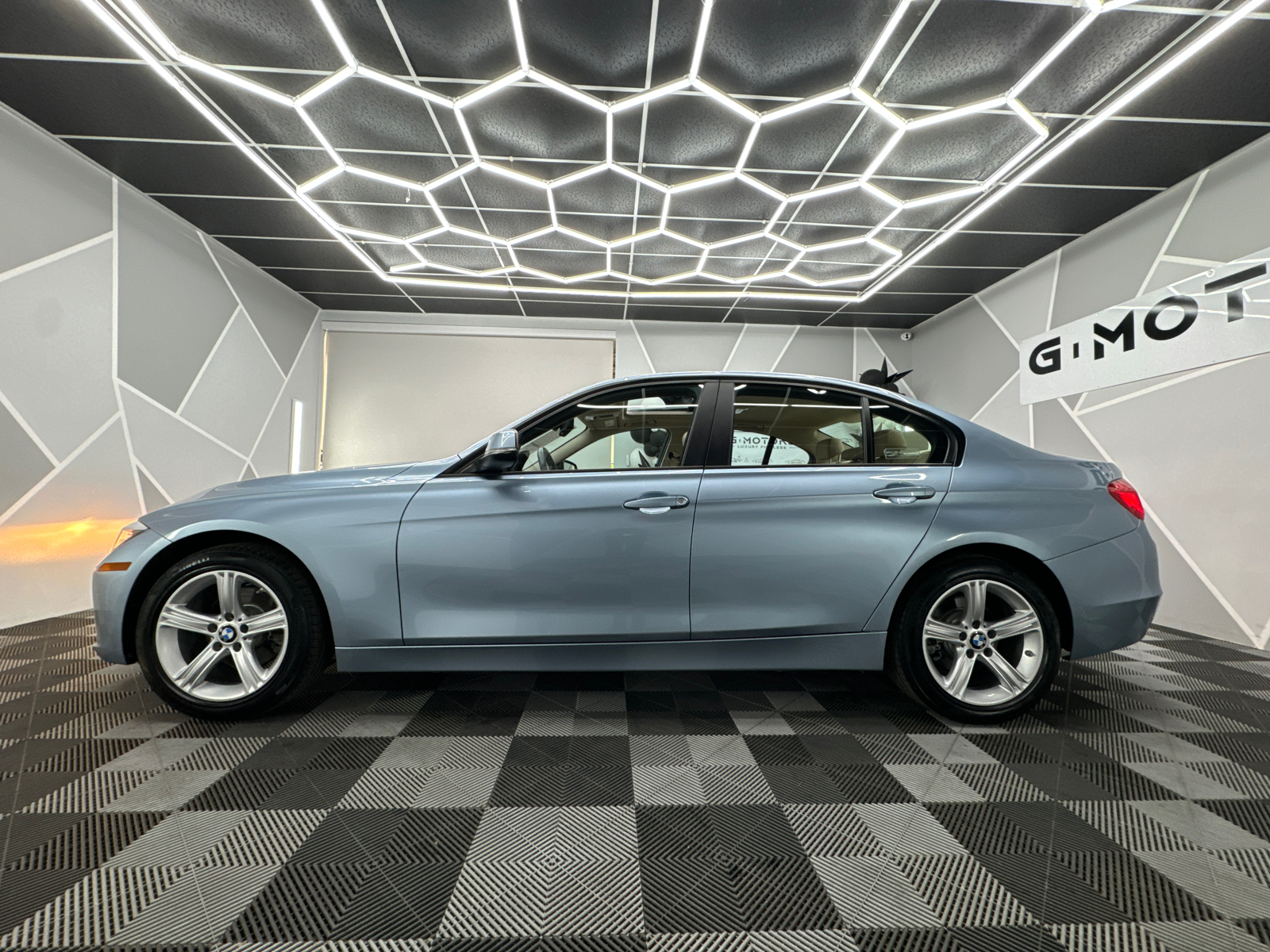 2015 BMW 3 Series 328i xDrive Sedan 4D 3