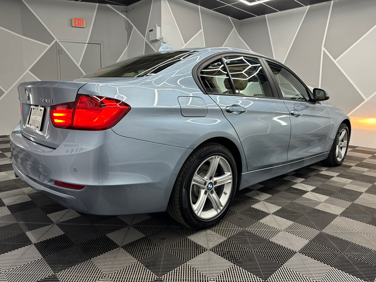 2015 BMW 3 Series 328i xDrive Sedan 4D 10