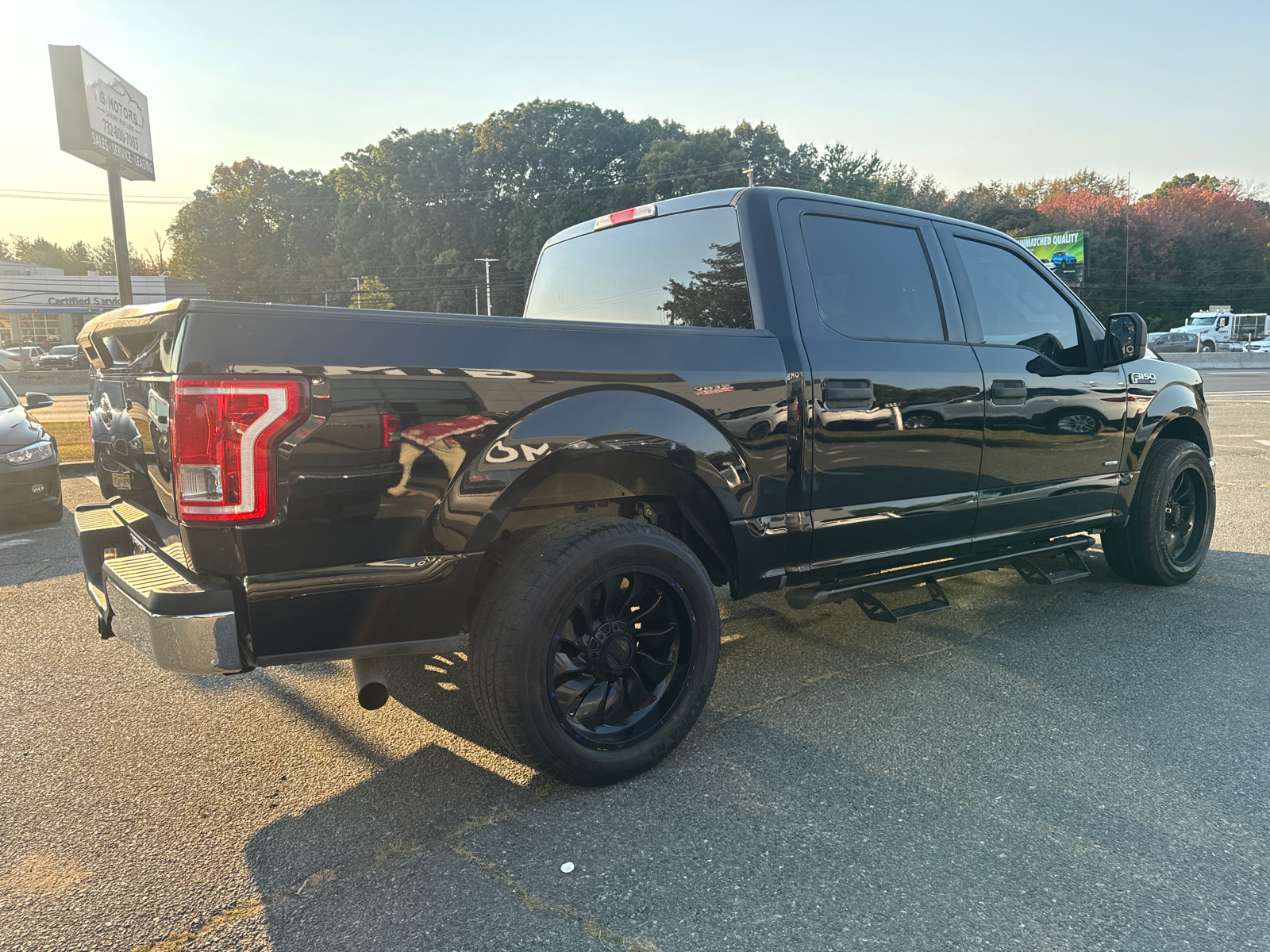 2017 Ford F150 SuperCrew Cab XLT Pickup 4D 5 1/2 ft 10