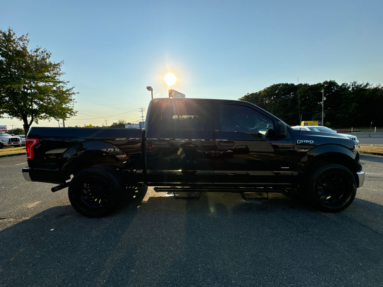 2017 Ford F150 SuperCrew Cab XLT Pickup 4D 5 1/2 ft 11