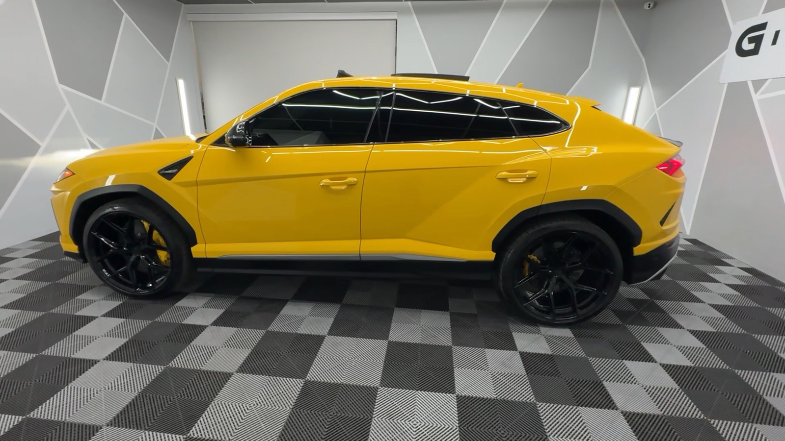 2021 Lamborghini Urus Sport Utility 4D 4