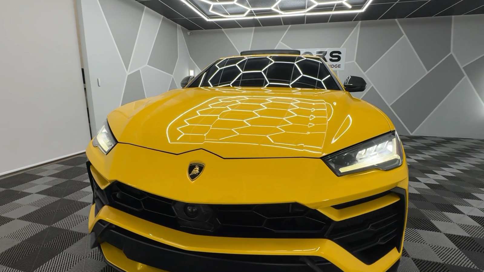 2021 Lamborghini Urus Sport Utility 4D 16