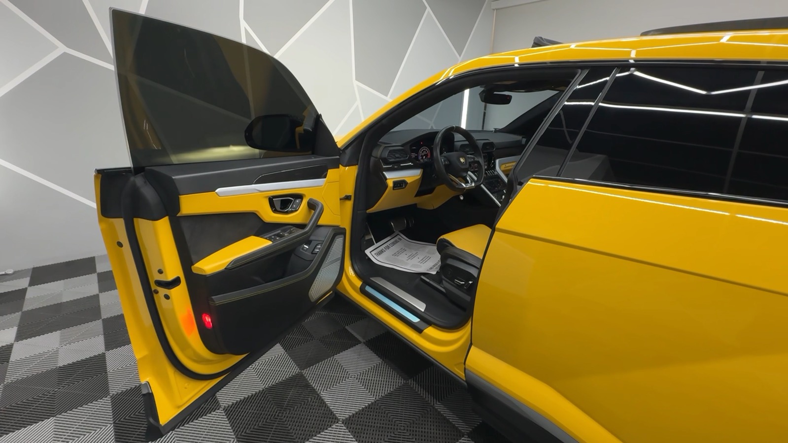 2021 Lamborghini Urus Sport Utility 4D 31