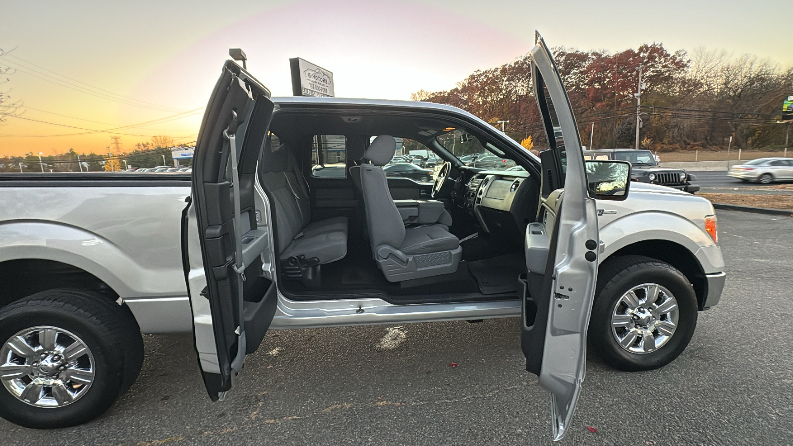 2012 Ford F-150  23