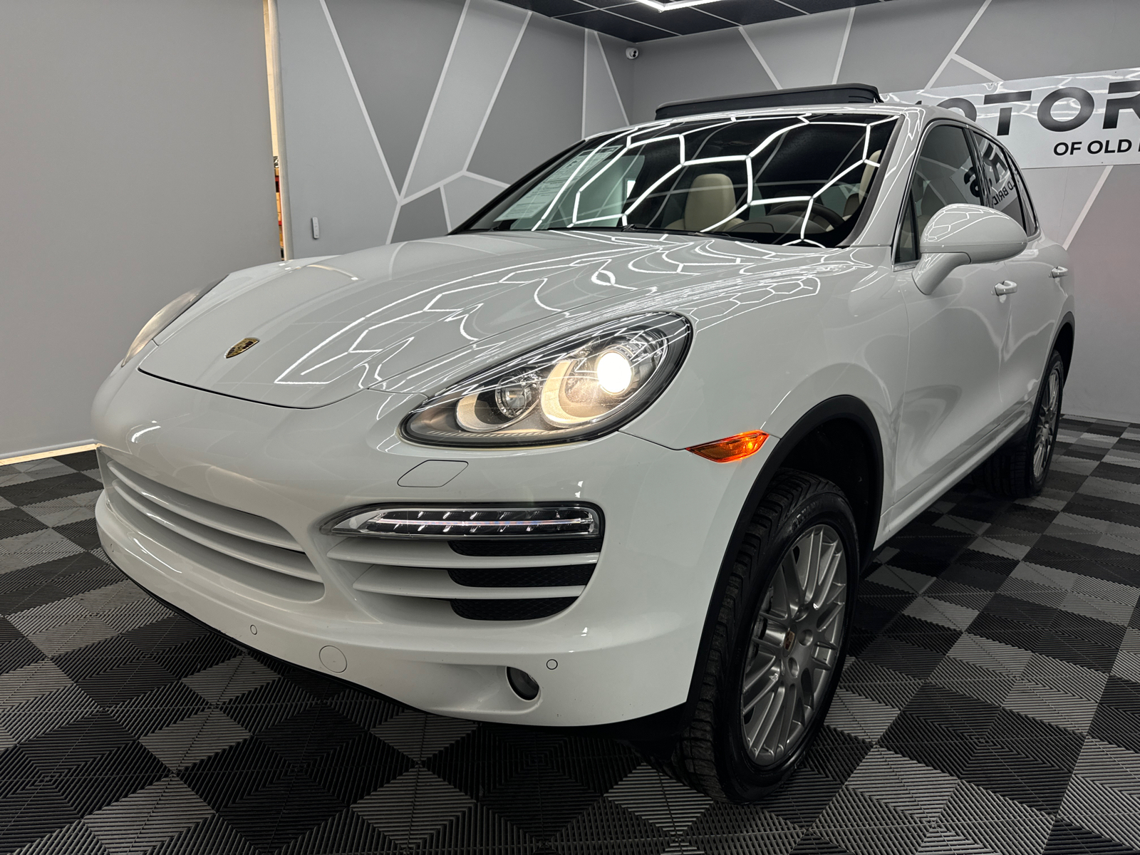 2014 Porsche Cayenne S Sport Utility 4D 1