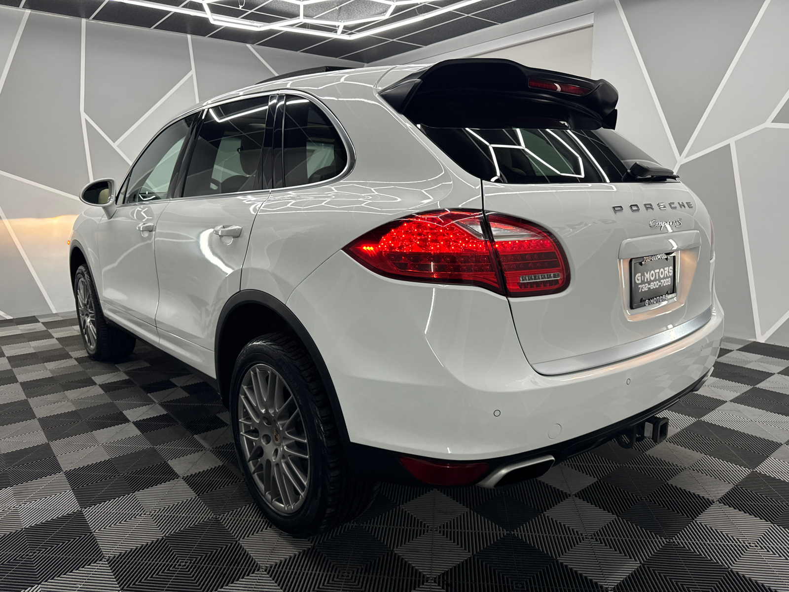 2014 Porsche Cayenne S Sport Utility 4D 3