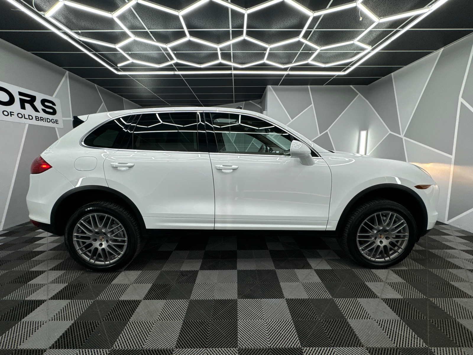 2014 Porsche Cayenne S Sport Utility 4D 8