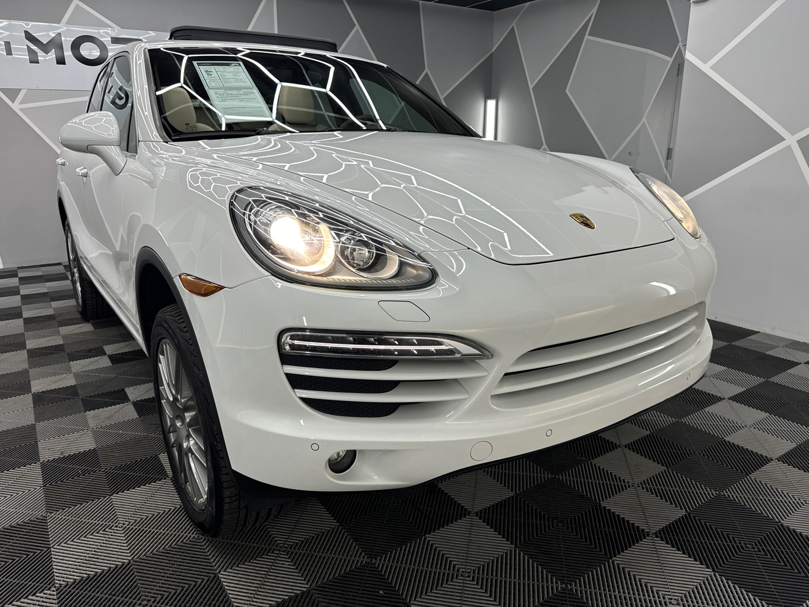 2014 Porsche Cayenne S Sport Utility 4D 10