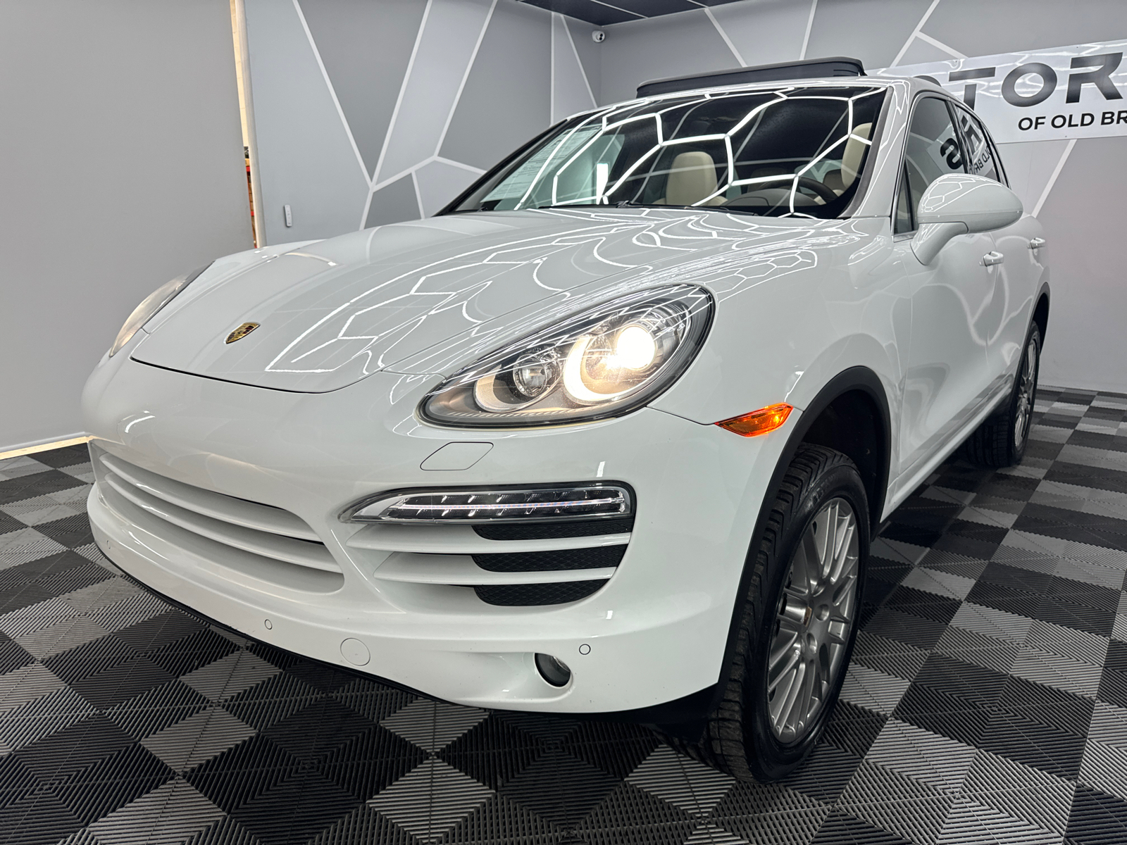 2014 Porsche Cayenne S Sport Utility 4D 13