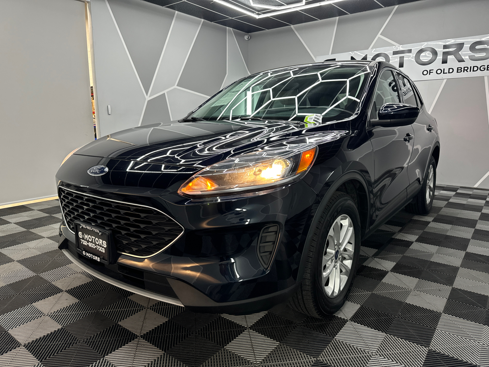 2021 Ford Escape SE Hybrid Sport Utility 4D 1